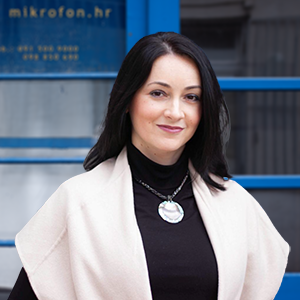 Vedrana Zrnić - mag.mus. solo pjevanja u Mikrofon.hr suvremenoj školi pjevanja Zagreb